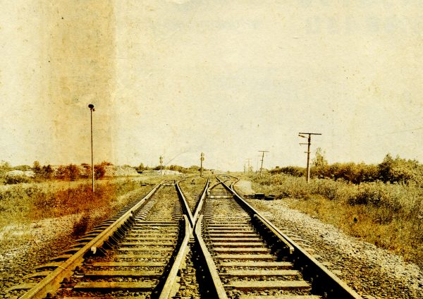 zweispurige Bahnstrecke im Vintage-Look